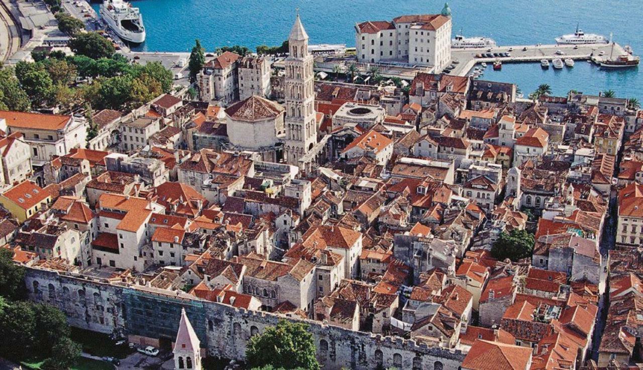 Apartment Morovic Kaštela エクステリア 写真